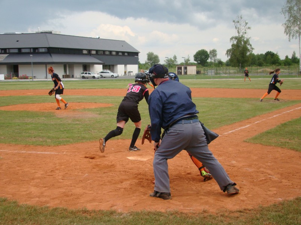 Trzy zwycięstwa Delfinów, dwa Szóstki