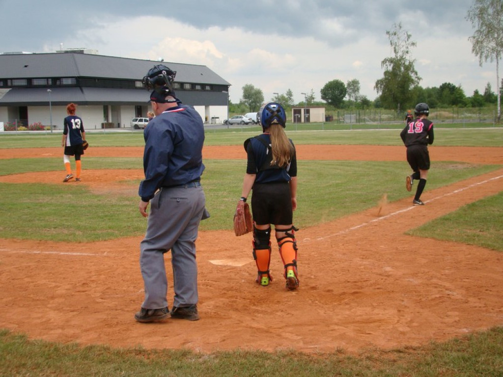 Trzy zwycięstwa Delfinów, dwa Szóstki
