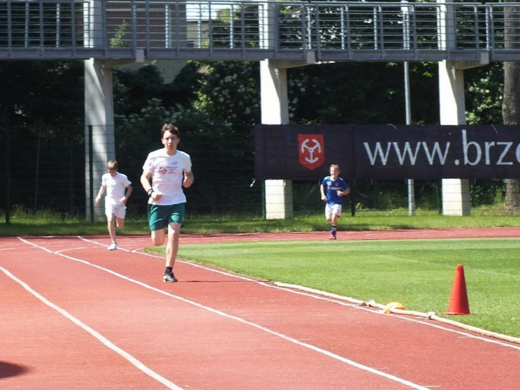 OLIMPIADA LEKKOATLETYCZNA W JEDYNCE