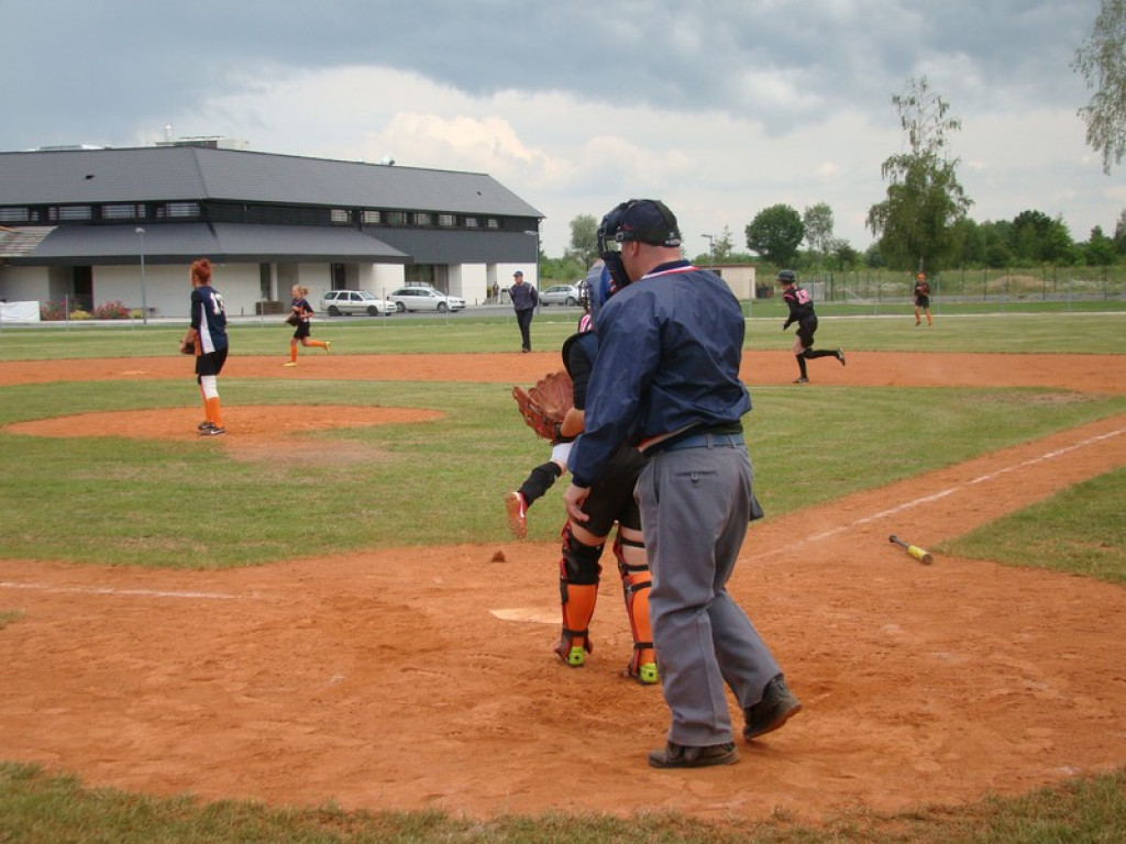 Trzy zwycięstwa Delfinów, dwa Szóstki