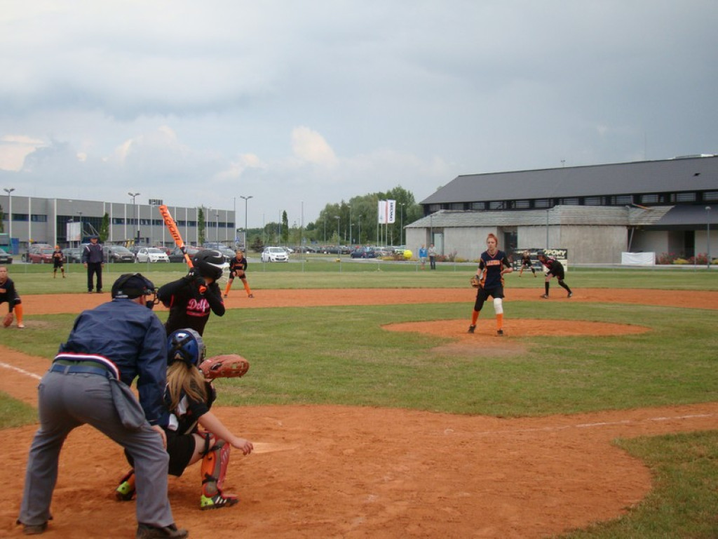 Trzy zwycięstwa Delfinów, dwa Szóstki
