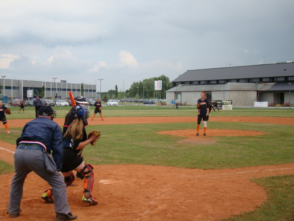 Trzy zwycięstwa Delfinów, dwa Szóstki