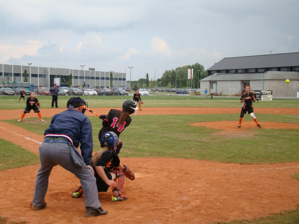 Trzy zwycięstwa Delfinów, dwa Szóstki