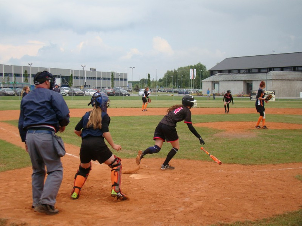 Trzy zwycięstwa Delfinów, dwa Szóstki