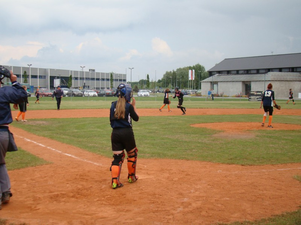 Trzy zwycięstwa Delfinów, dwa Szóstki