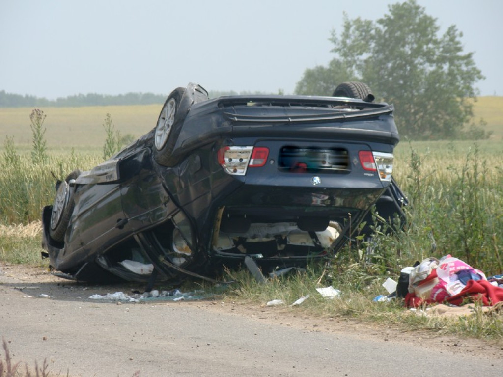 BMW dachowało na autostradzie A4. Trzy osoby zostały ranne