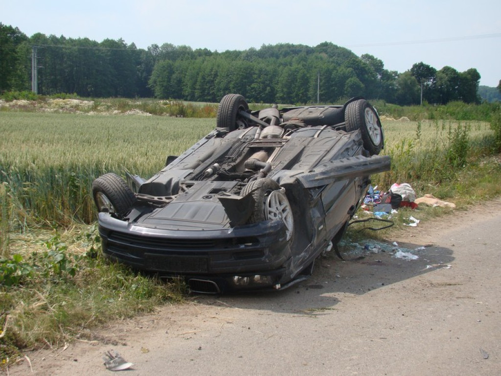 BMW dachowało na autostradzie A4. Trzy osoby zostały ranne