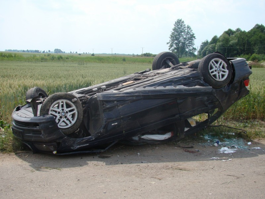 BMW dachowało na autostradzie A4. Trzy osoby zostały ranne