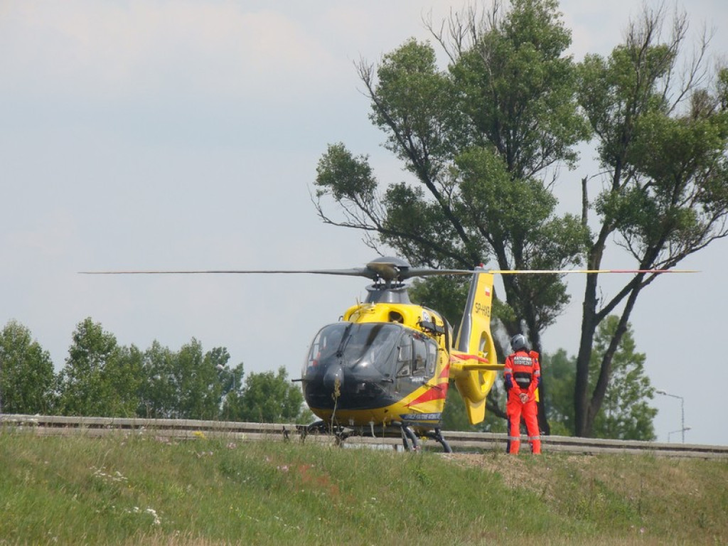 BMW dachowało na autostradzie A4. Trzy osoby zostały ranne