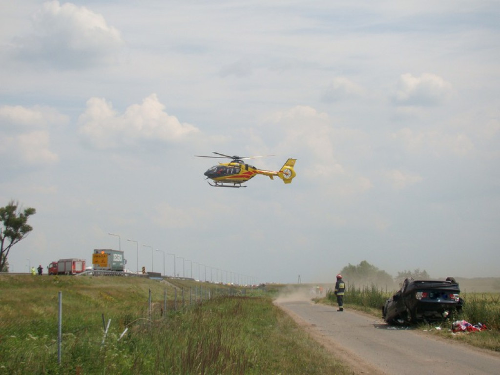 BMW dachowało na autostradzie A4. Trzy osoby zostały ranne