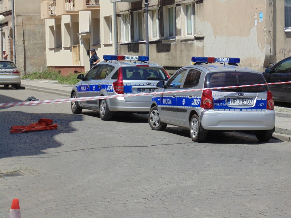 Brzeg: Służby ratunkowe i policyjni negocjatorzy zapobiegli tragedii