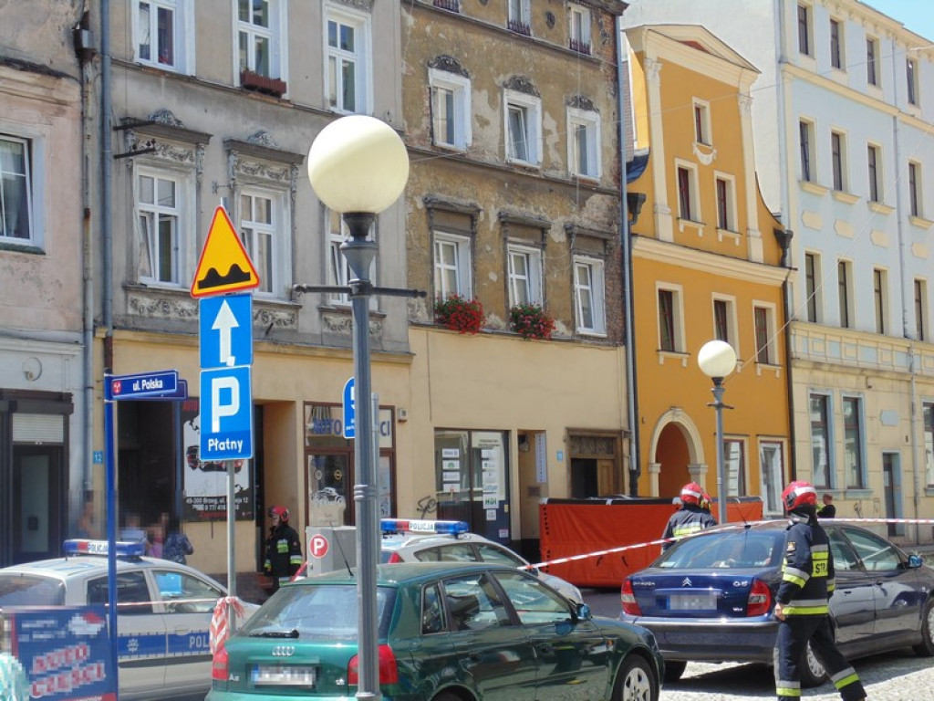 Brzeg: Służby ratunkowe i policyjni negocjatorzy zapobiegli tragedii