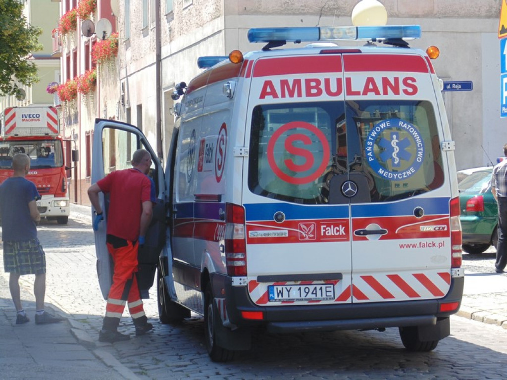 Brzeg: Służby ratunkowe i policyjni negocjatorzy zapobiegli tragedii