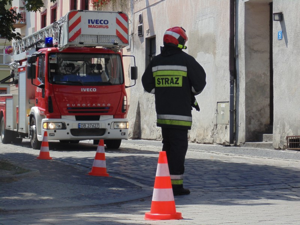 Brzeg: Służby ratunkowe i policyjni negocjatorzy zapobiegli tragedii