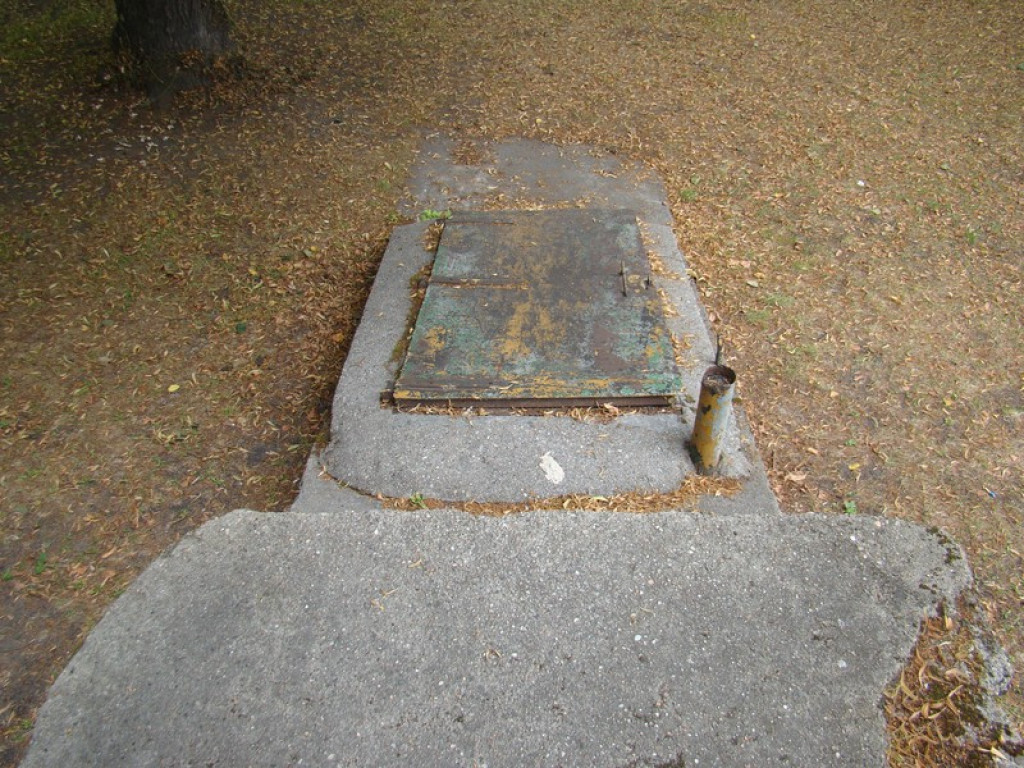 Podziemne miasto. Schron przy ul. Reja dobrze zachowany, tajemnicze zejścia przy fosie [video]