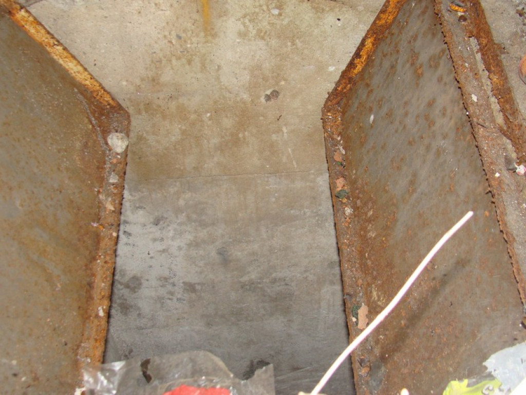 Podziemne miasto. Schron przy ul. Reja dobrze zachowany, tajemnicze zejścia przy fosie [video]