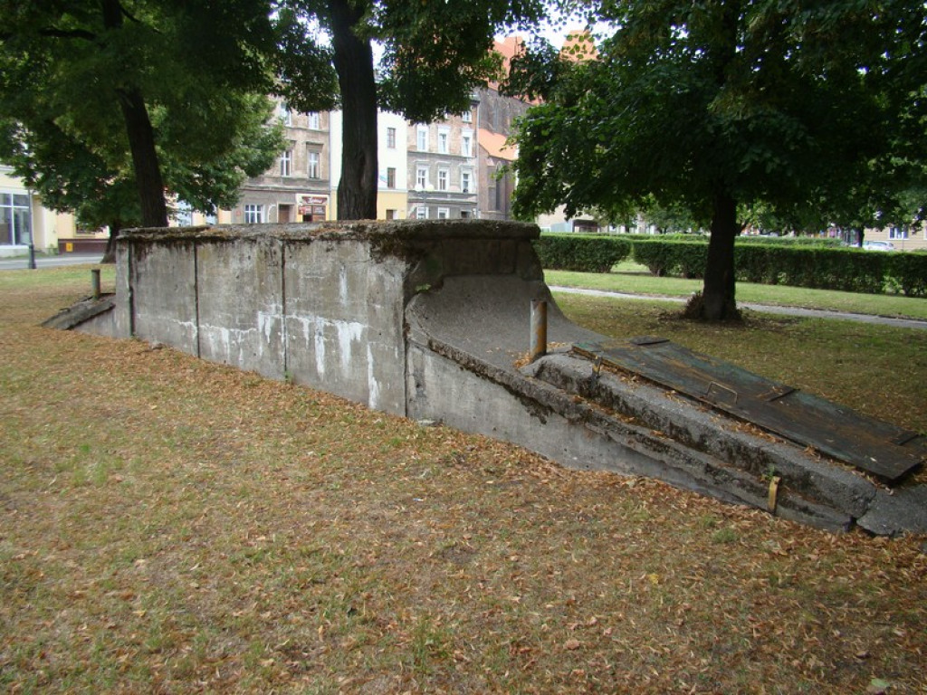 Podziemne miasto. Schron przy ul. Reja dobrze zachowany, tajemnicze zejścia przy fosie [video]