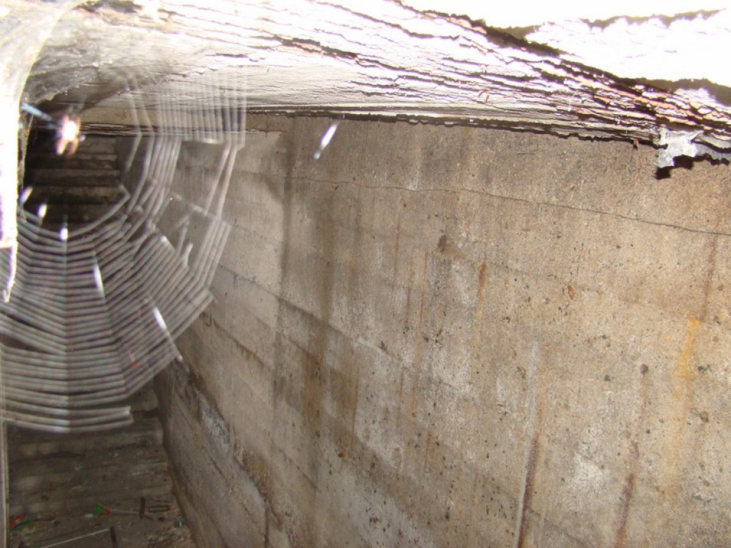 Podziemne miasto. Schron przy ul. Reja dobrze zachowany, tajemnicze zejścia przy fosie [video]