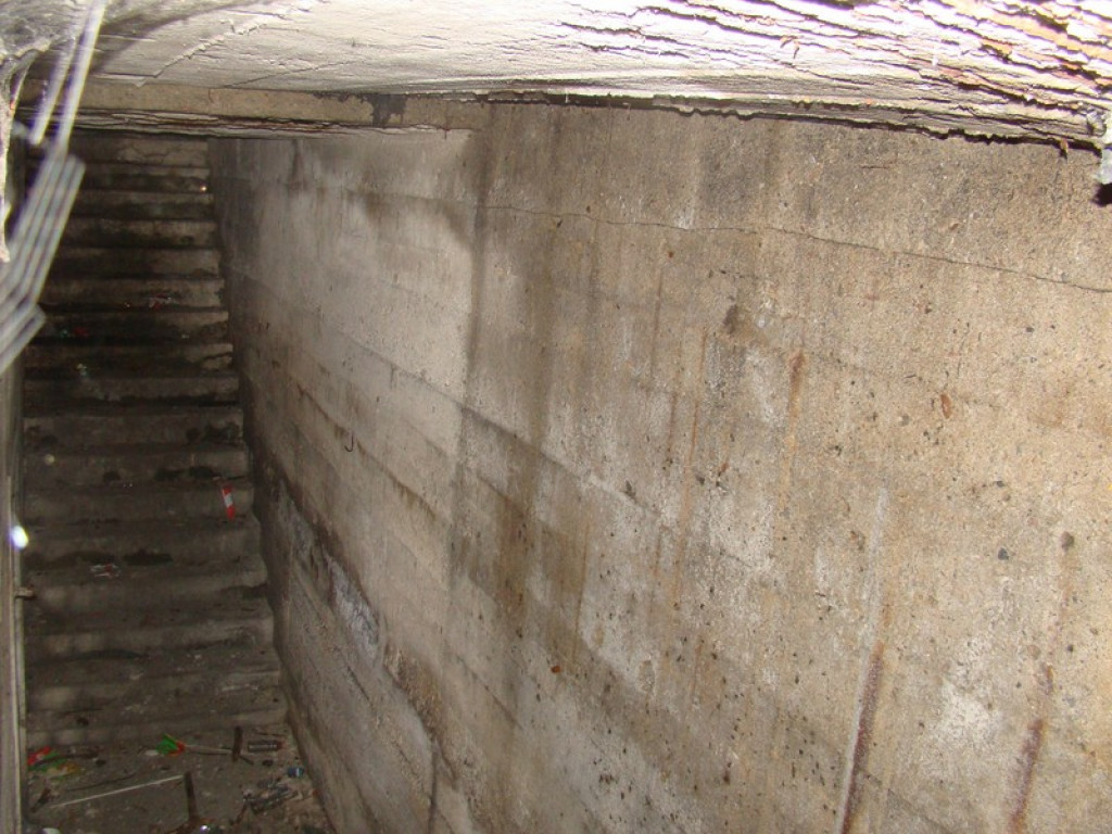 Podziemne miasto. Schron przy ul. Reja dobrze zachowany, tajemnicze zejścia przy fosie [video]