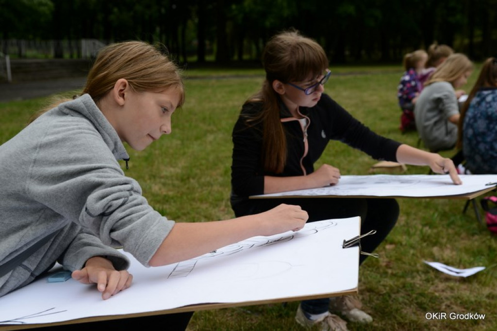 Wakacyjne Warsztaty Plastyczne dla dzieci i młodzieży w Grodkowie