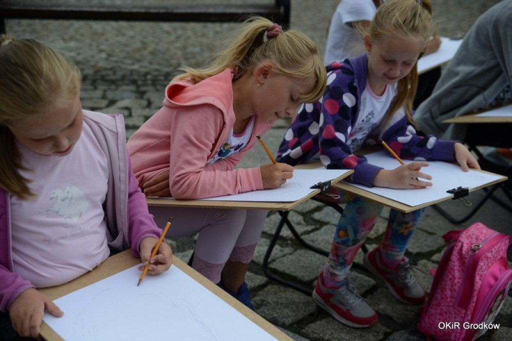 Wakacyjne Warsztaty Plastyczne dla dzieci i młodzieży w Grodkowie