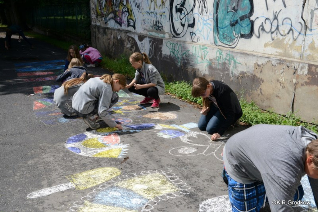 Wakacyjne Warsztaty Plastyczne dla dzieci i młodzieży w Grodkowie