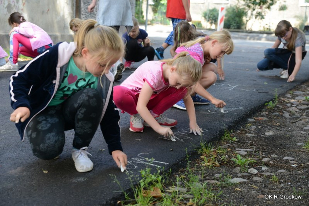 Wakacyjne Warsztaty Plastyczne dla dzieci i młodzieży w Grodkowie