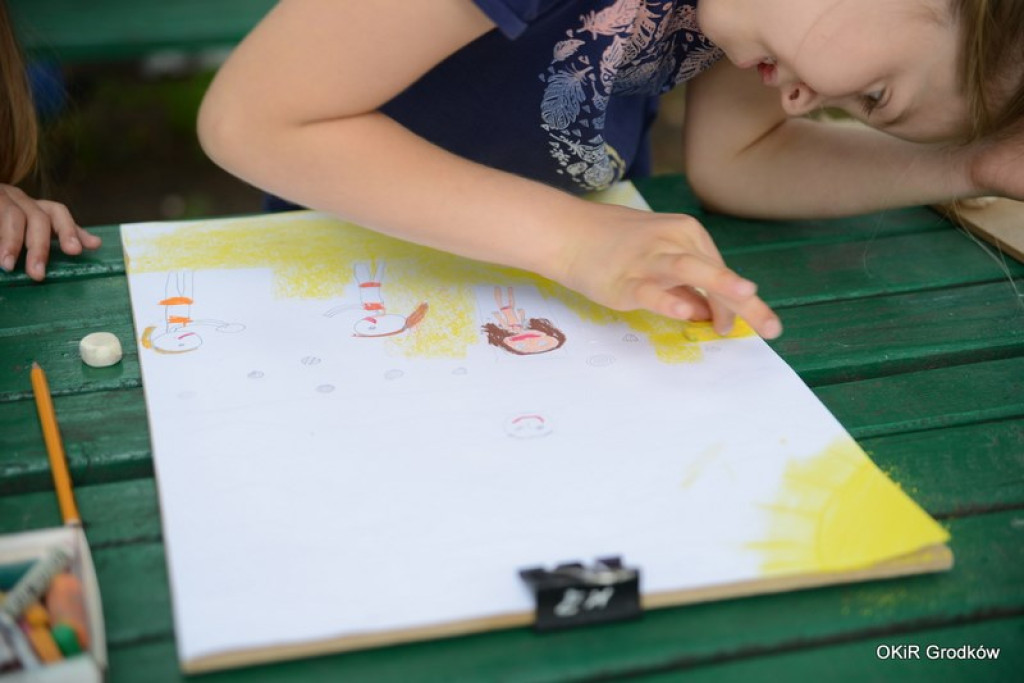 Wakacyjne Warsztaty Plastyczne dla dzieci i młodzieży w Grodkowie