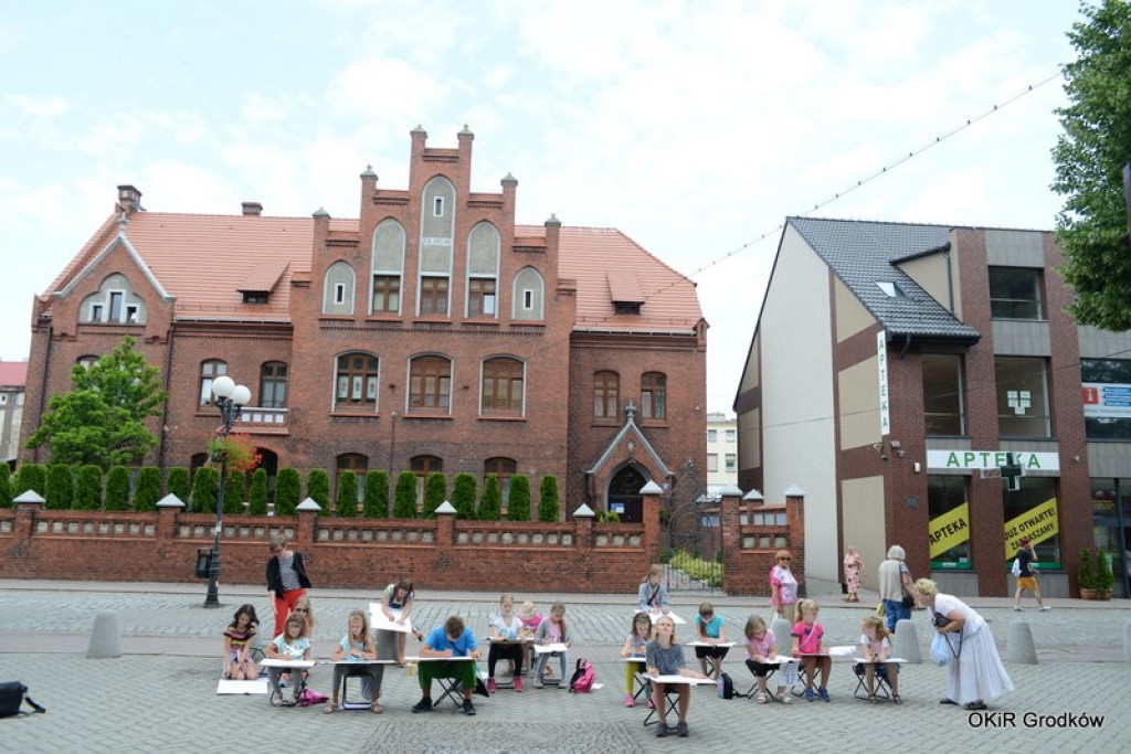 Wakacyjne Warsztaty Plastyczne dla dzieci i młodzieży w Grodkowie