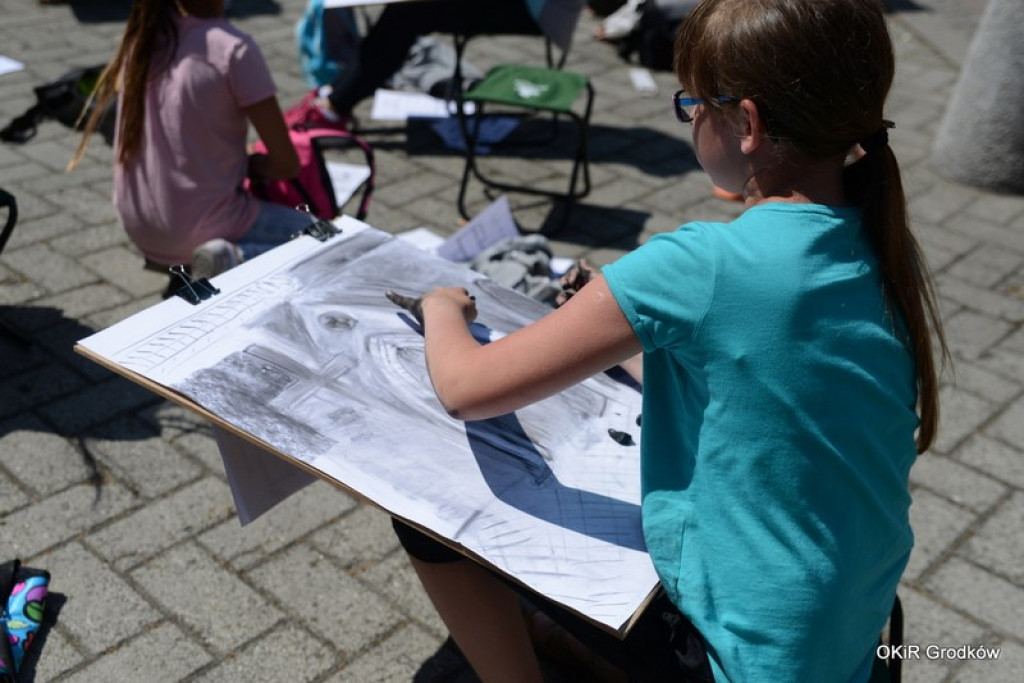 Wakacyjne Warsztaty Plastyczne dla dzieci i młodzieży w Grodkowie