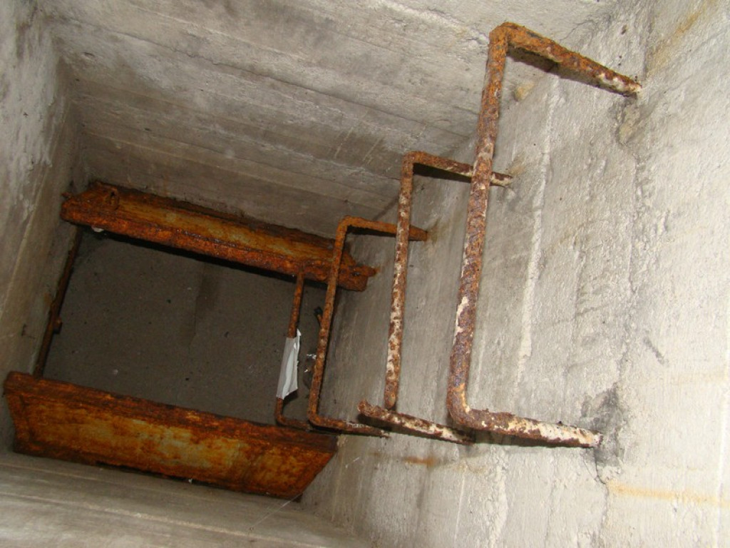 Schron przy fosie ma ponad 80 m długości [wideo]