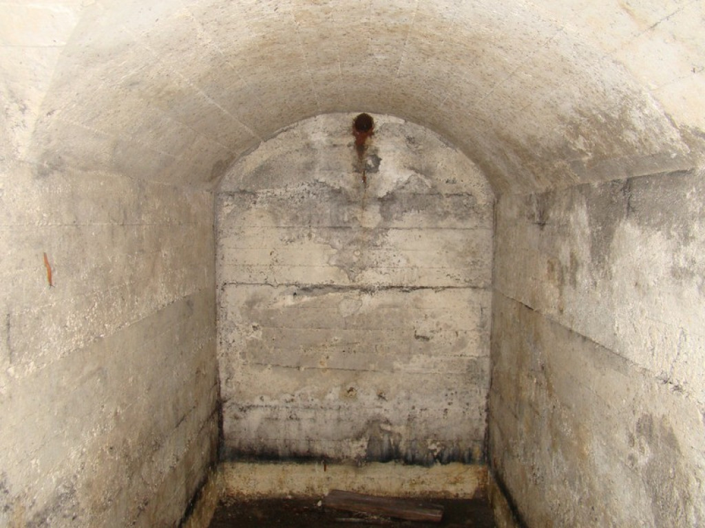 Schron przy fosie ma ponad 80 m długości [wideo]