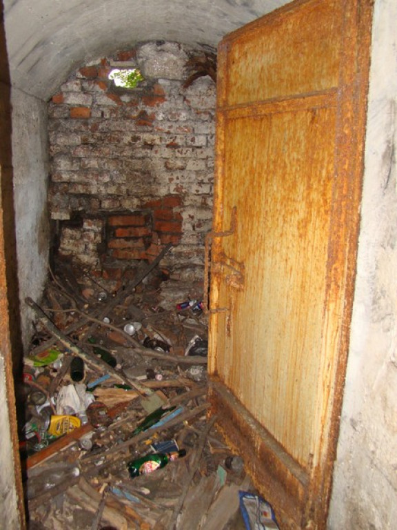 Schron przy fosie ma ponad 80 m długości [wideo]