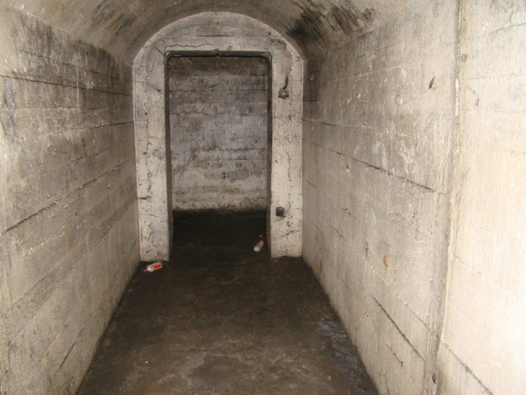 Schron przy fosie ma ponad 80 m długości [wideo]