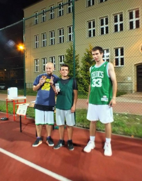 Nocne święto koszykówki