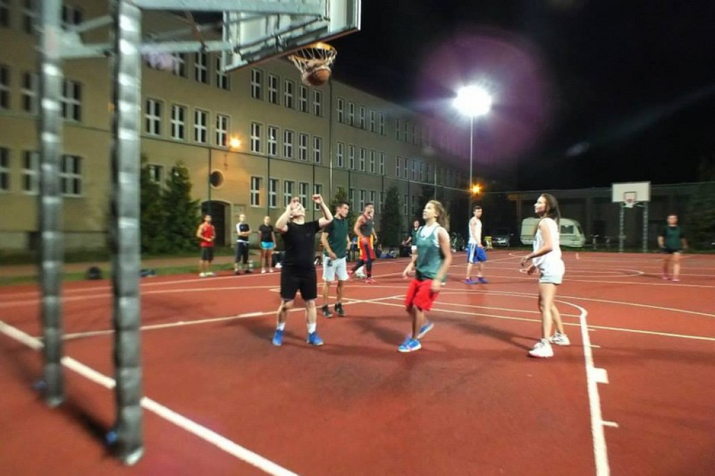 Nocne święto koszykówki