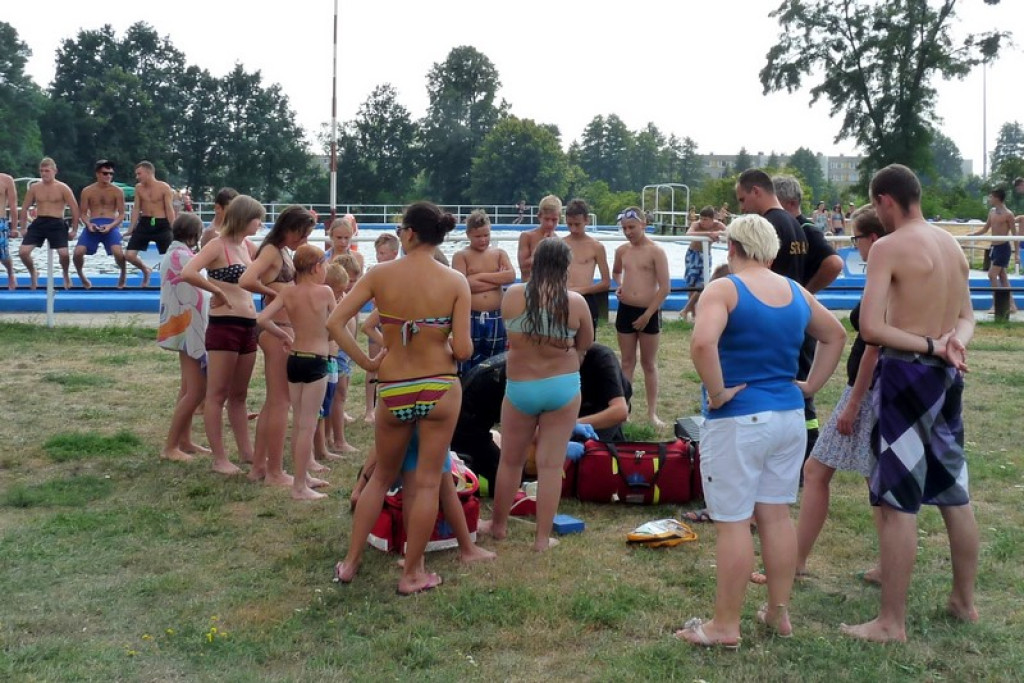 Ćwiczenia na basenie kąpielowym w Grodkowie