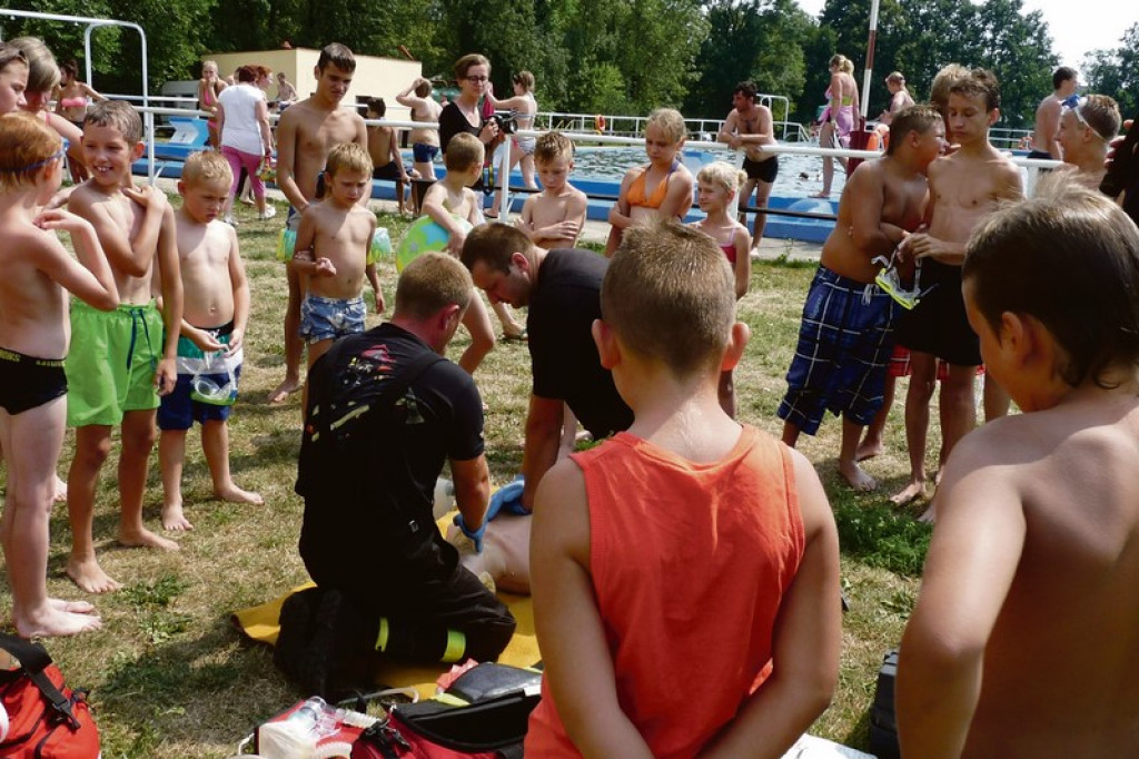 Ćwiczenia na basenie kąpielowym w Grodkowie