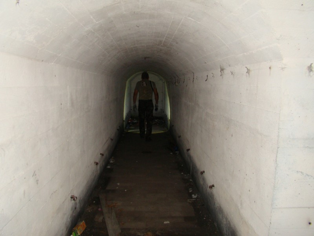 Korytarze w schronie na Starych Koszarach jeszcze dłuższe [video]