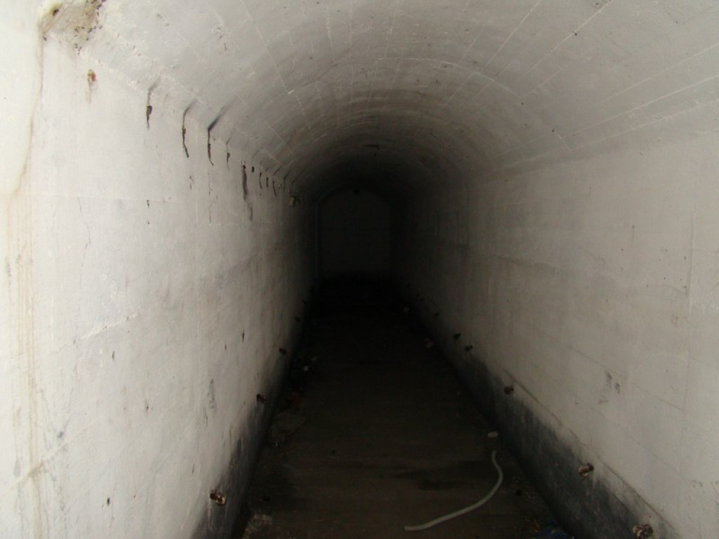 Korytarze w schronie na Starych Koszarach jeszcze dłuższe [video]