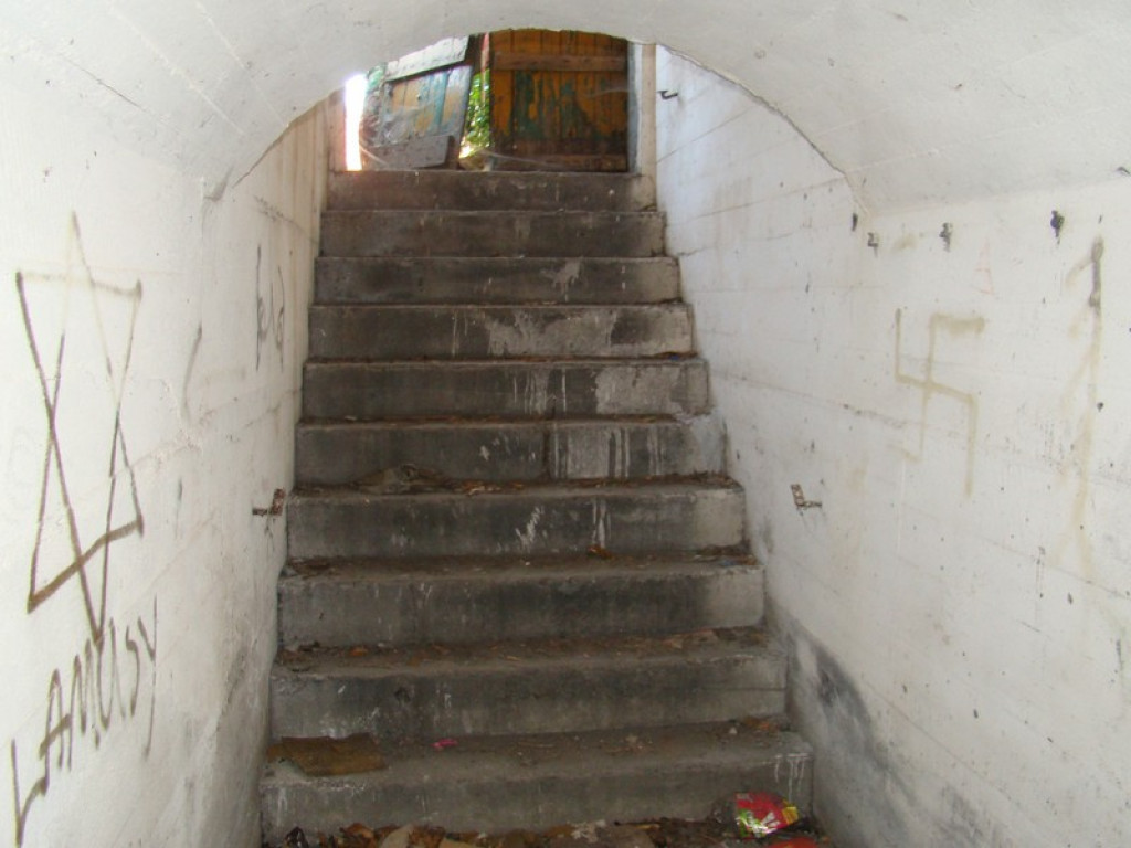 Korytarze w schronie na Starych Koszarach jeszcze dłuższe [video]