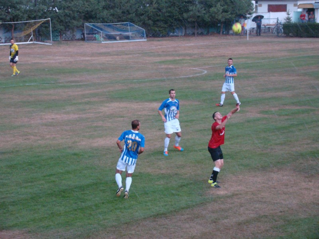 Lewin - Starowice - do przerwy 1:0 dla Olimpii