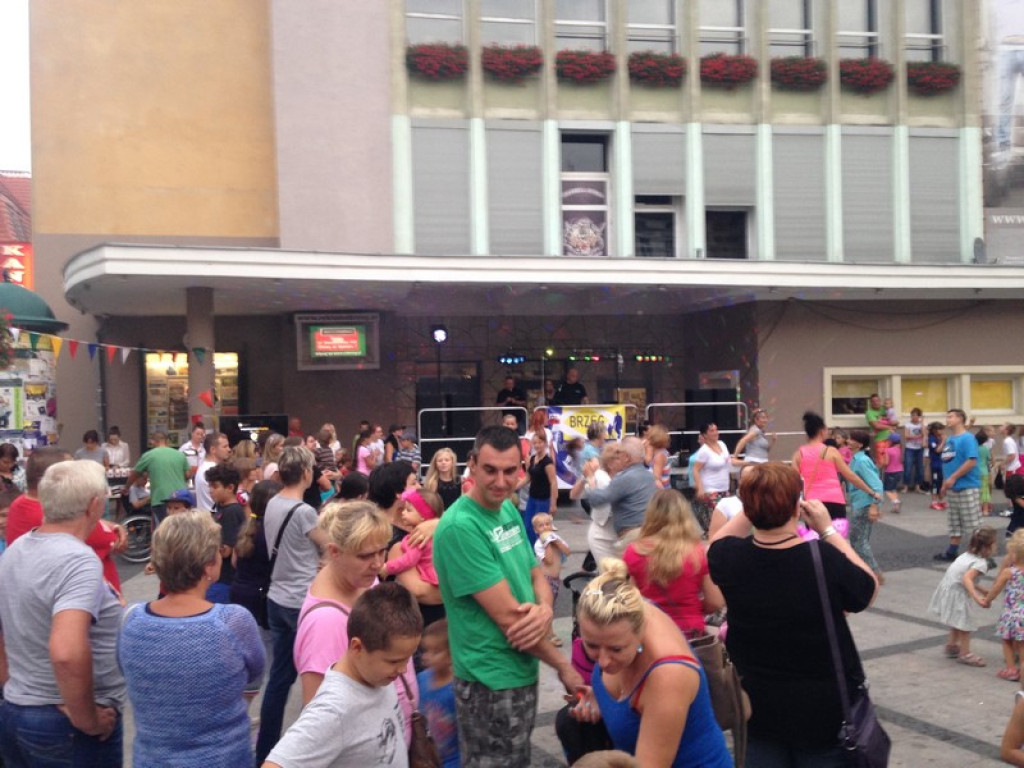 Dyskoteka na Placu Polonii Amerykańskiej