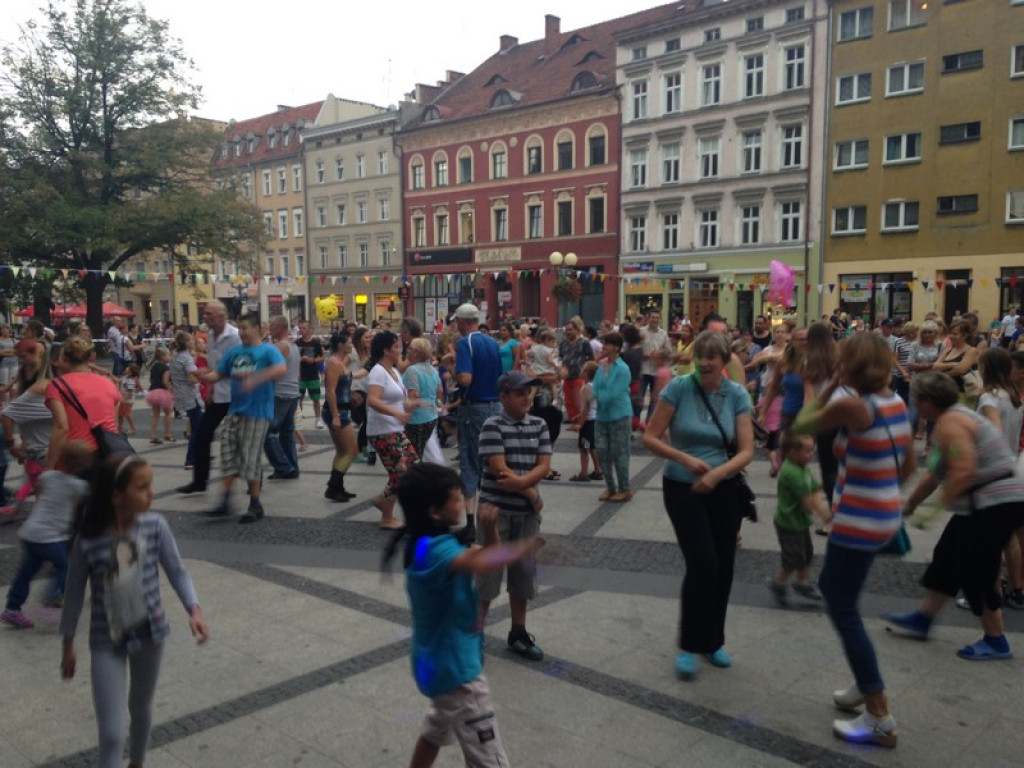 Dyskoteka na Placu Polonii Amerykańskiej