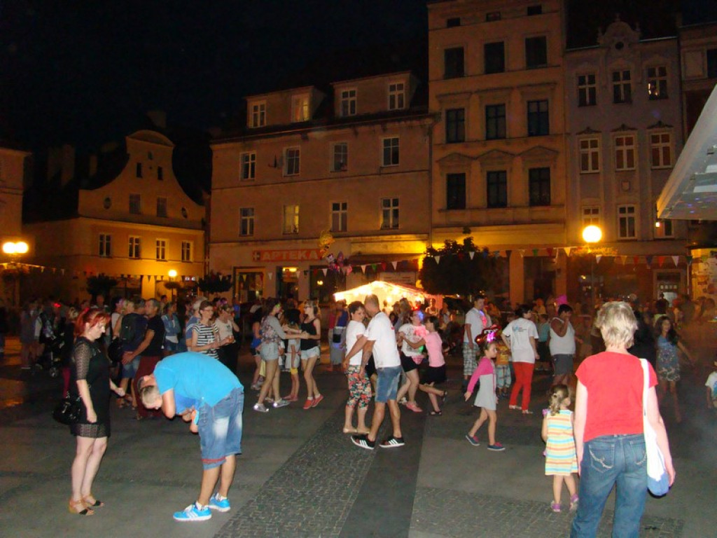 Dyskoteka na Placu Polonii Amerykańskiej