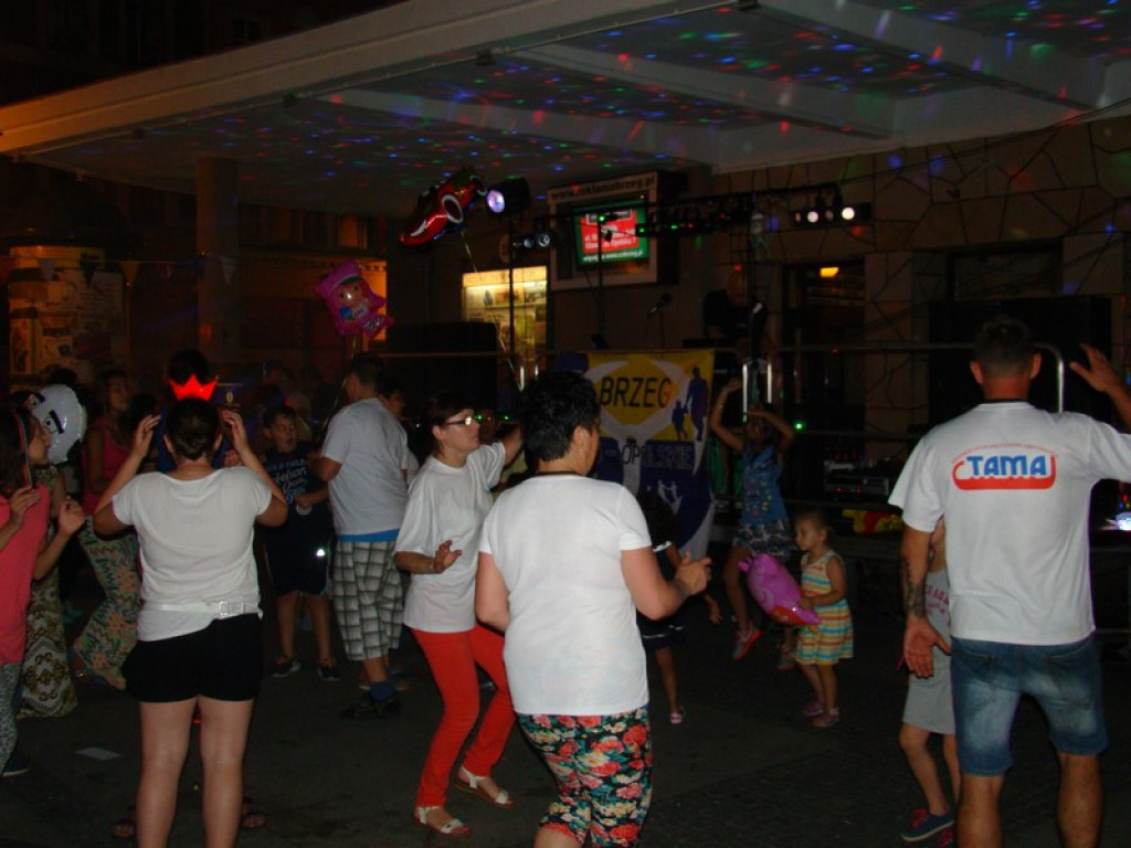 Dyskoteka na Placu Polonii Amerykańskiej