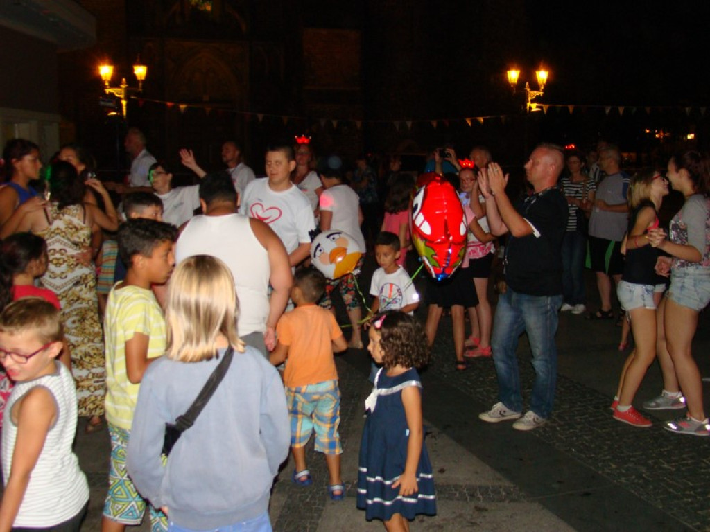 Dyskoteka na Placu Polonii Amerykańskiej