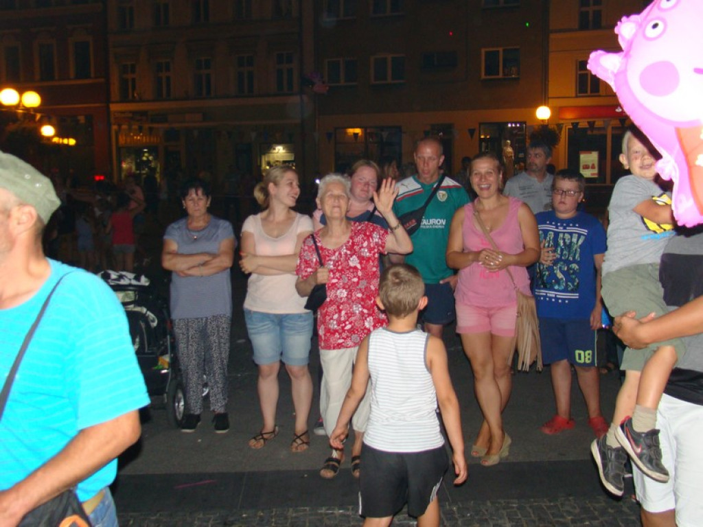 Dyskoteka na Placu Polonii Amerykańskiej