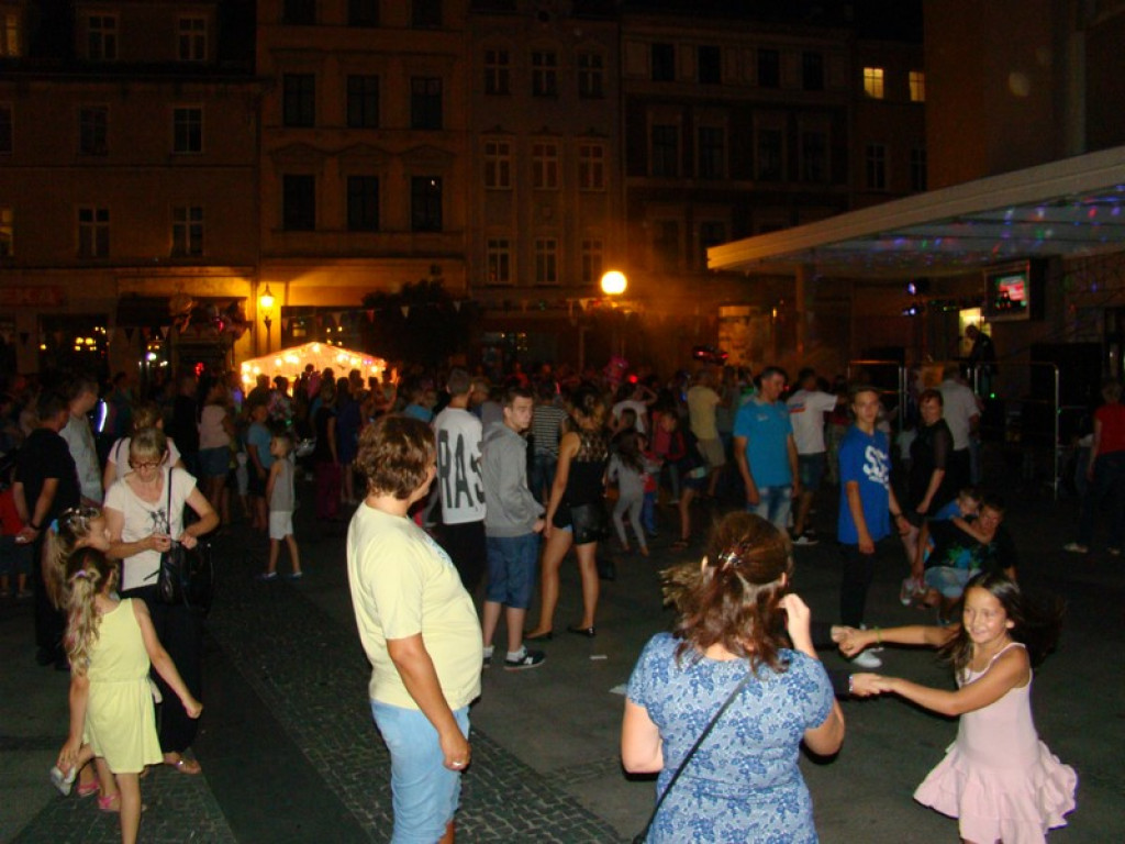 Dyskoteka na Placu Polonii Amerykańskiej