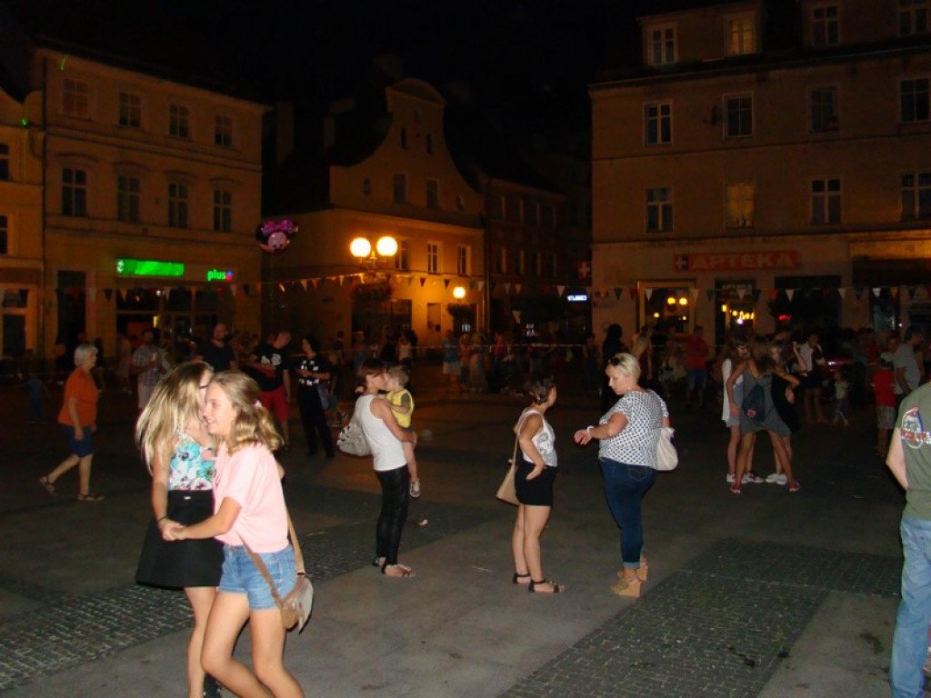 Dyskoteka na Placu Polonii Amerykańskiej